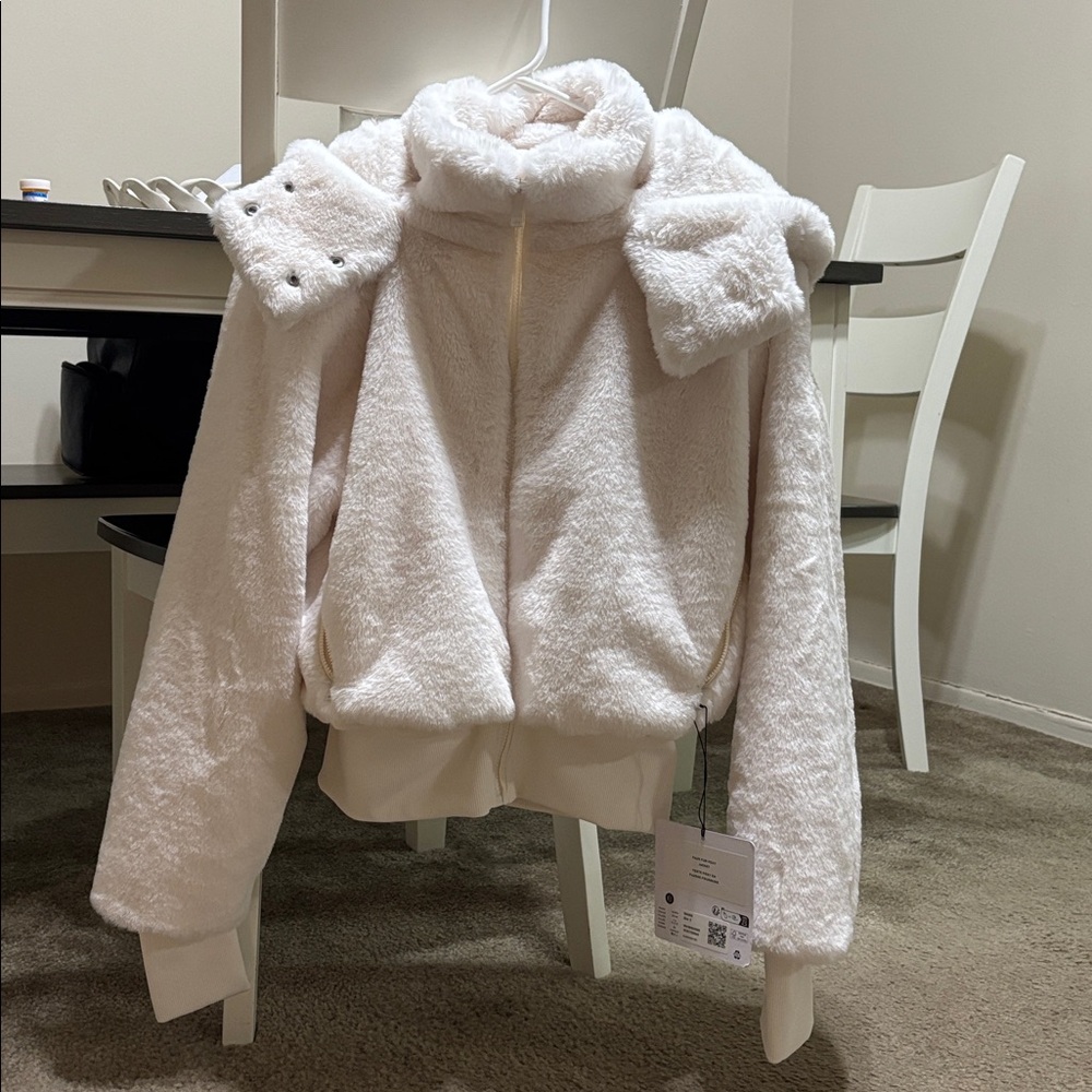 ALO Yoga Cream Teddy Jacket BRAND NEW Size S